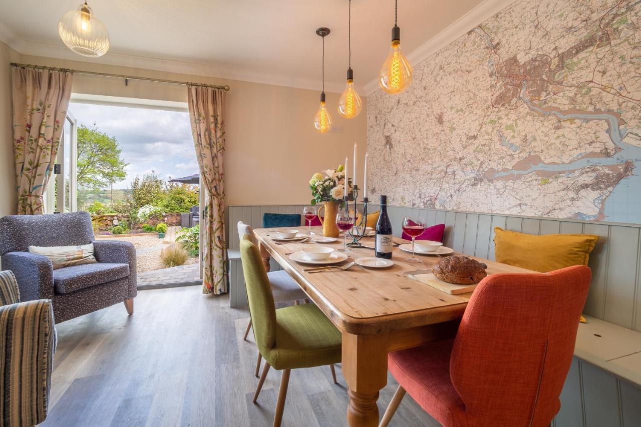 Immaculate Luxury Retreat In Pretty Village With Great Pubs - Box Valley Cottage 스톡바이네이랜드 외부 사진