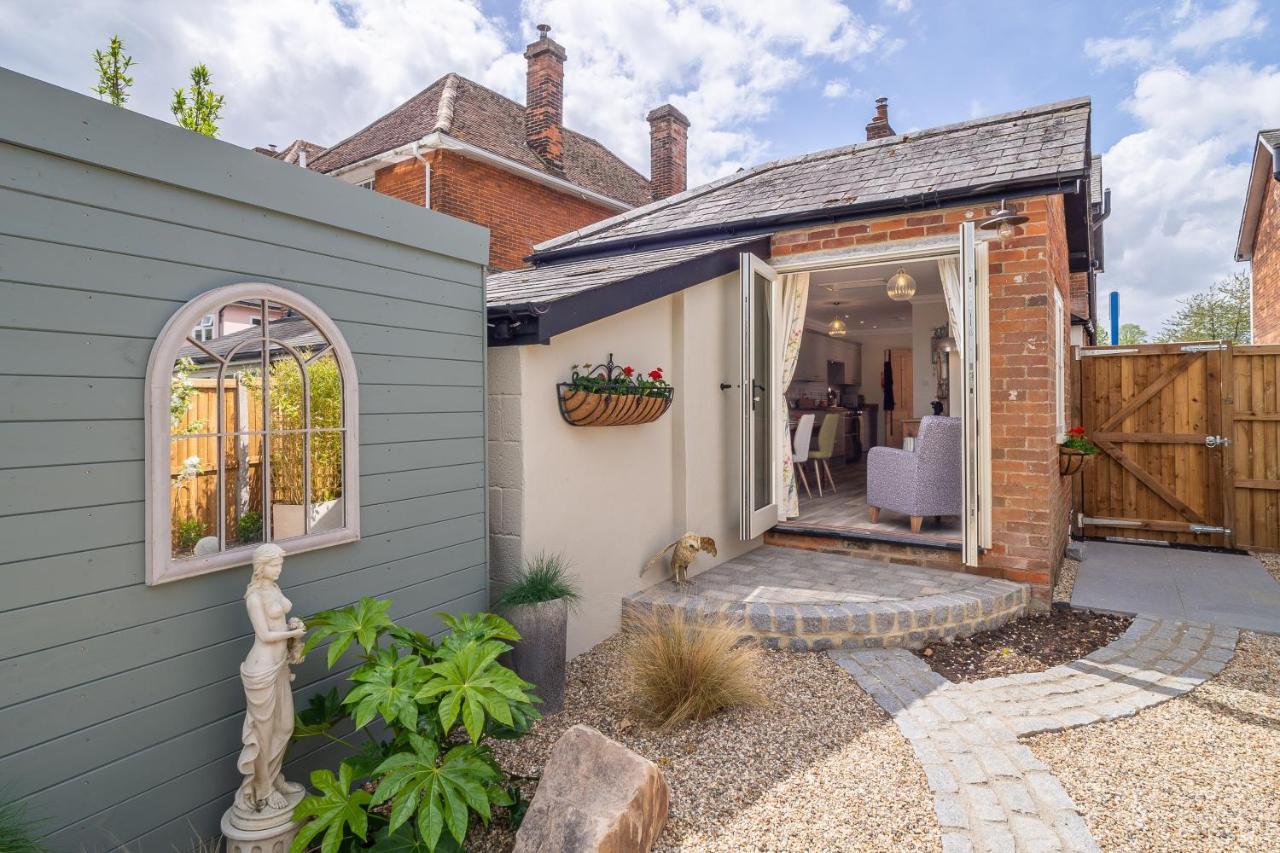 Immaculate Luxury Retreat In Pretty Village With Great Pubs - Box Valley Cottage 스톡바이네이랜드 외부 사진
