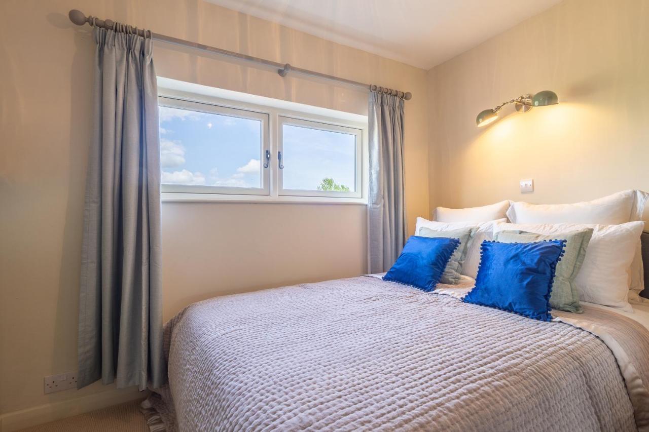 Immaculate Luxury Retreat In Pretty Village With Great Pubs - Box Valley Cottage 스톡바이네이랜드 외부 사진