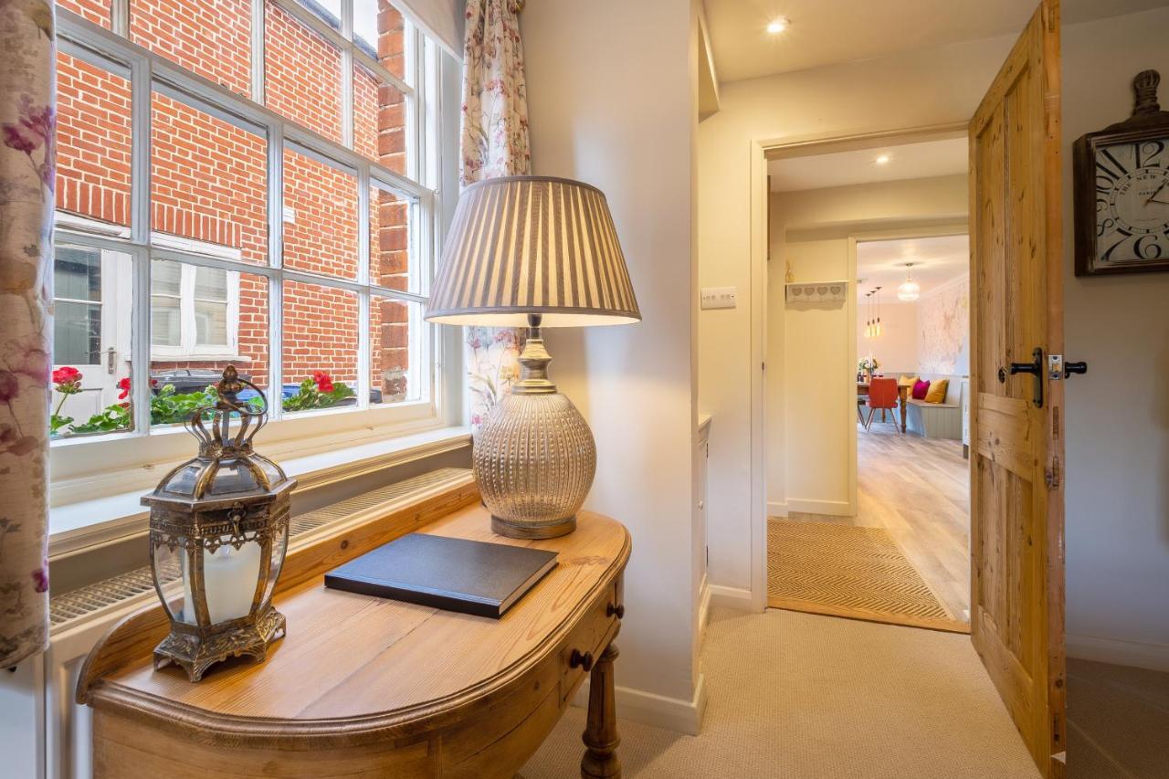 Immaculate Luxury Retreat In Pretty Village With Great Pubs - Box Valley Cottage 스톡바이네이랜드 외부 사진