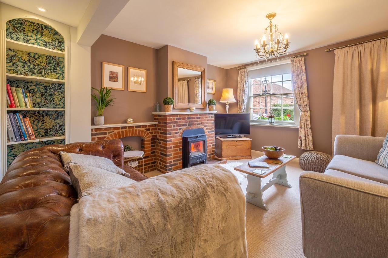 Immaculate Luxury Retreat In Pretty Village With Great Pubs - Box Valley Cottage 스톡바이네이랜드 외부 사진