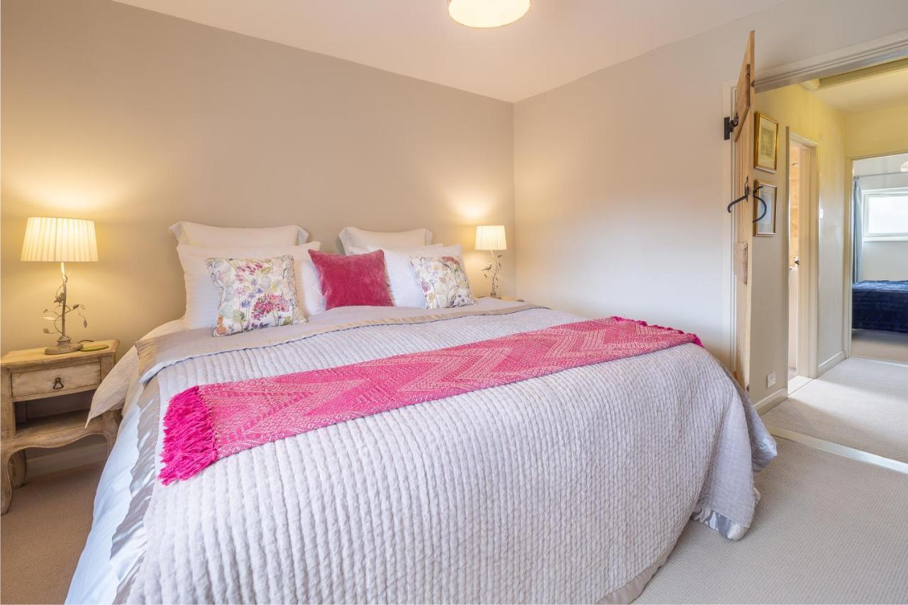 Immaculate Luxury Retreat In Pretty Village With Great Pubs - Box Valley Cottage 스톡바이네이랜드 외부 사진